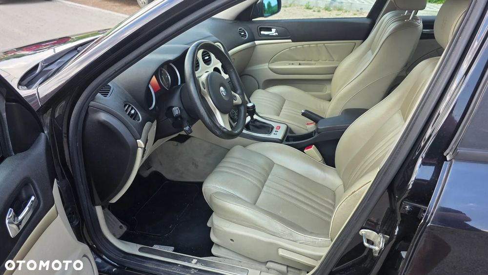 Alfa Romeo 159 2.4 JTDM 20V DPF Distinctive - 9