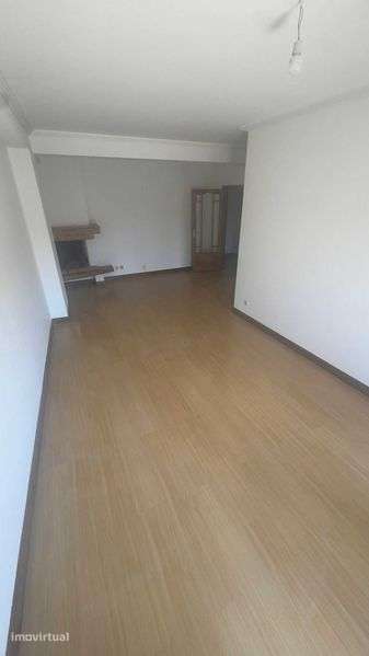 T4 para Arrendamento na Trofa com Garagem e Arrumos - Grande imagem: 5/10