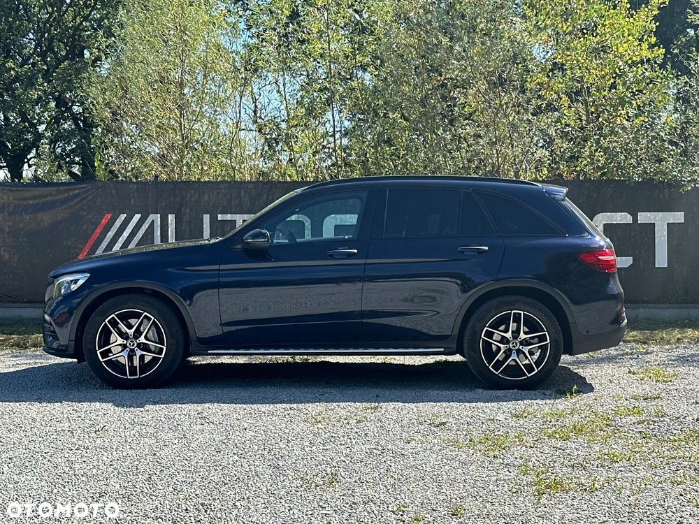 Mercedes-Benz GLC 250 4Matic 9G-TRONIC AMG Line - 2