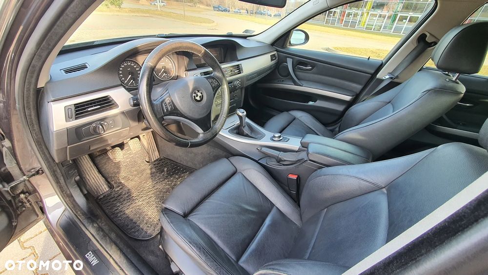 BMW Seria 3 325i - 11