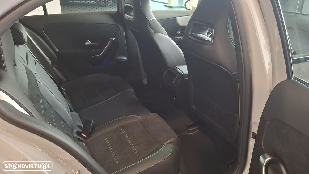 Mercedes-Benz A 180 d 8G-DCT Special Edition - 16