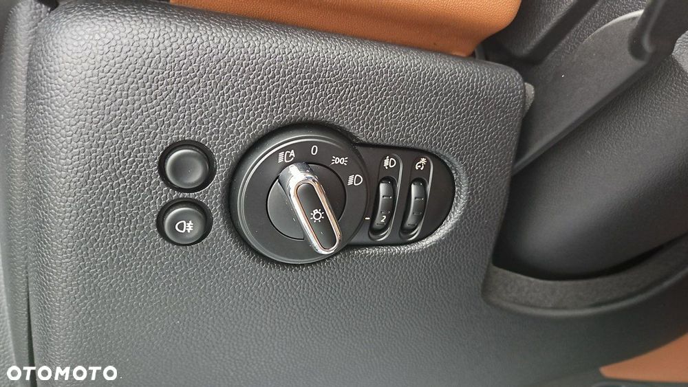 MINI Cooper SE Classic Trim - 17