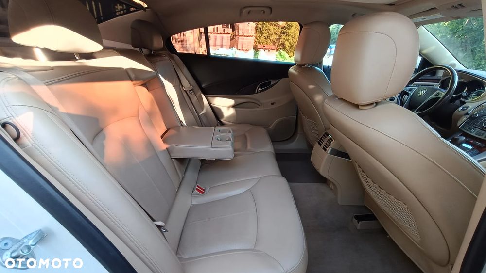Buick Lacrosse - 8
