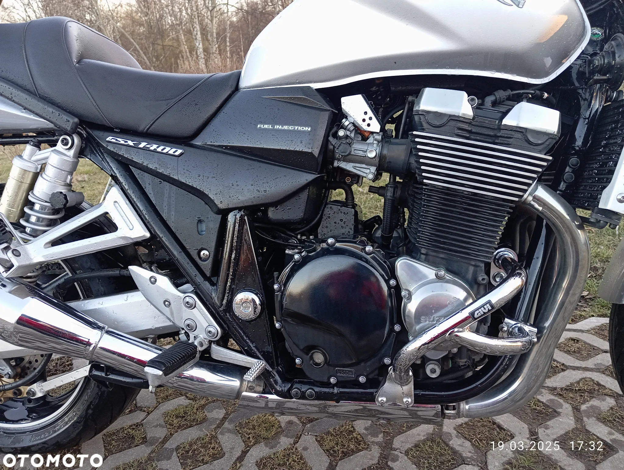 Suzuki GSX - 11
