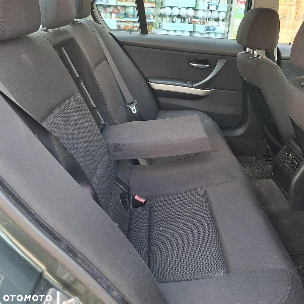 BMW Seria 3 320i - 22