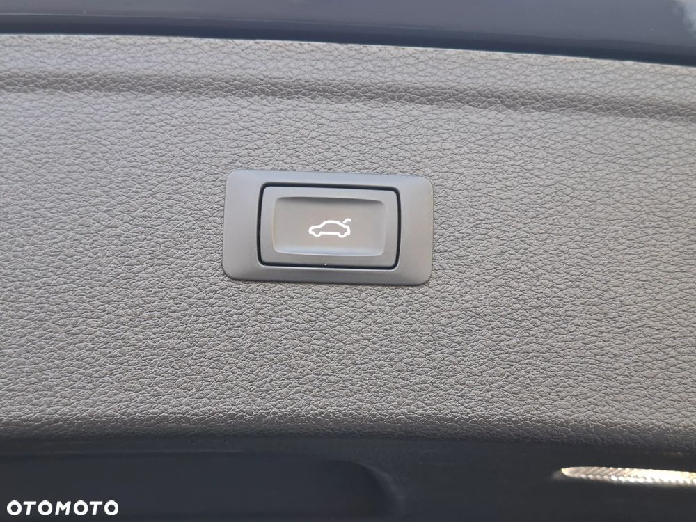 Audi Q5 40 TDI quattro S tronic S line business - 24