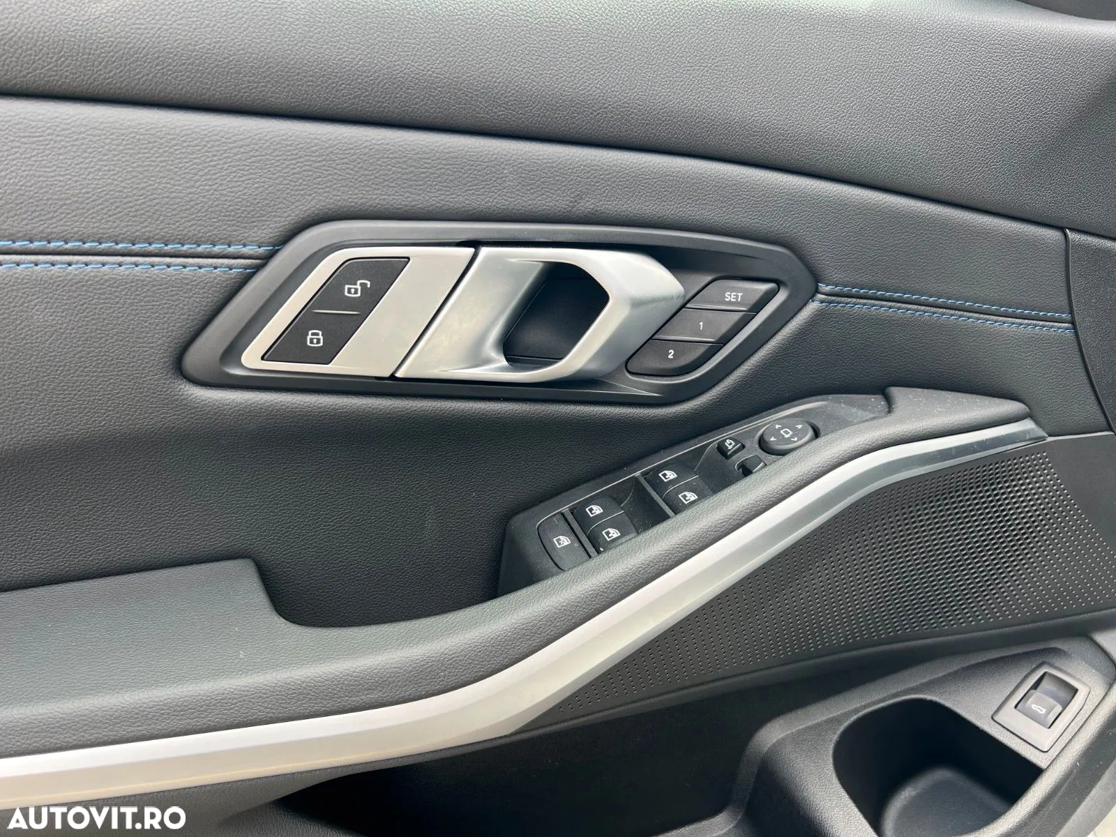 BMW Seria 3 320i AT - 14