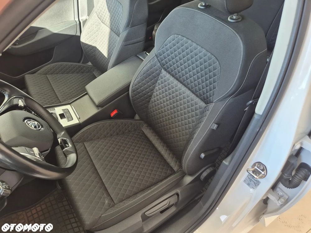 Skoda Superb 1.5 TSI Ambition DSG - 17