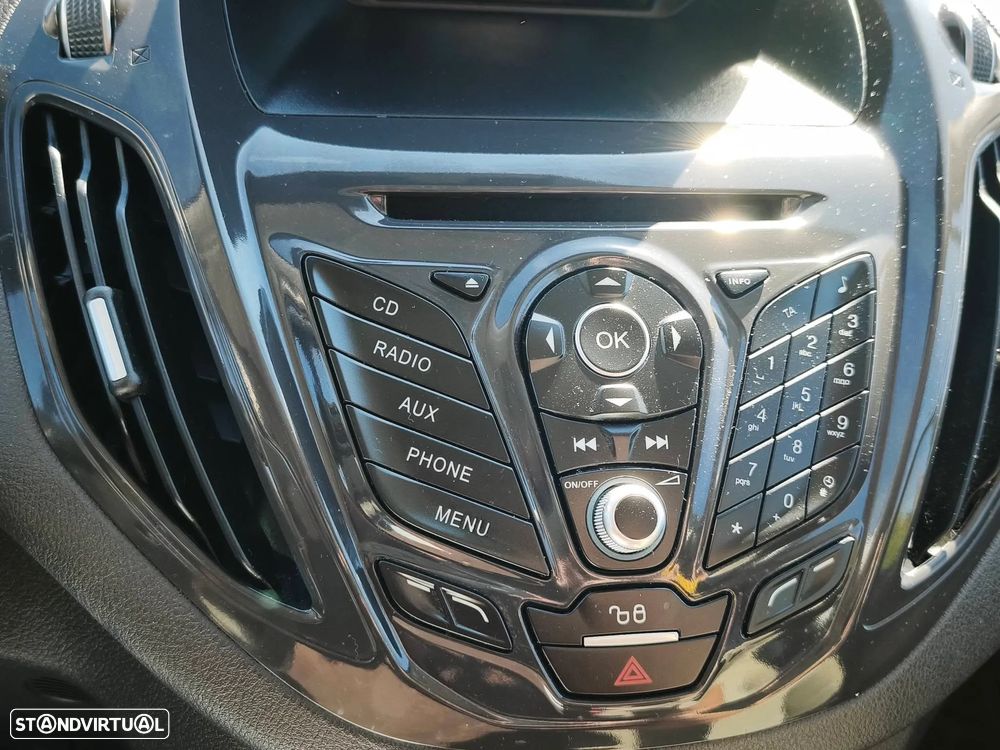 Ford Tourneo Courier 1.0 EcoBoost Titanium - 36