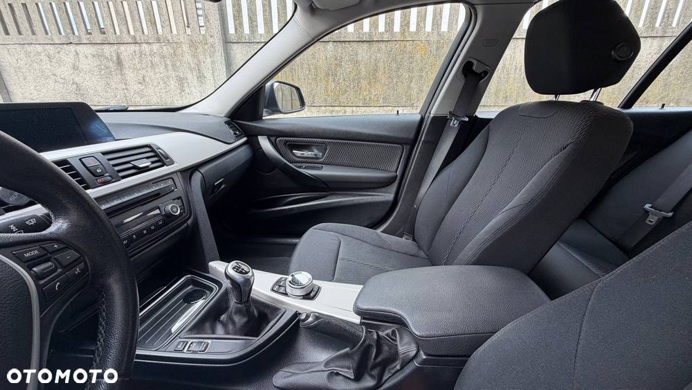 BMW Seria 3 316d - 10