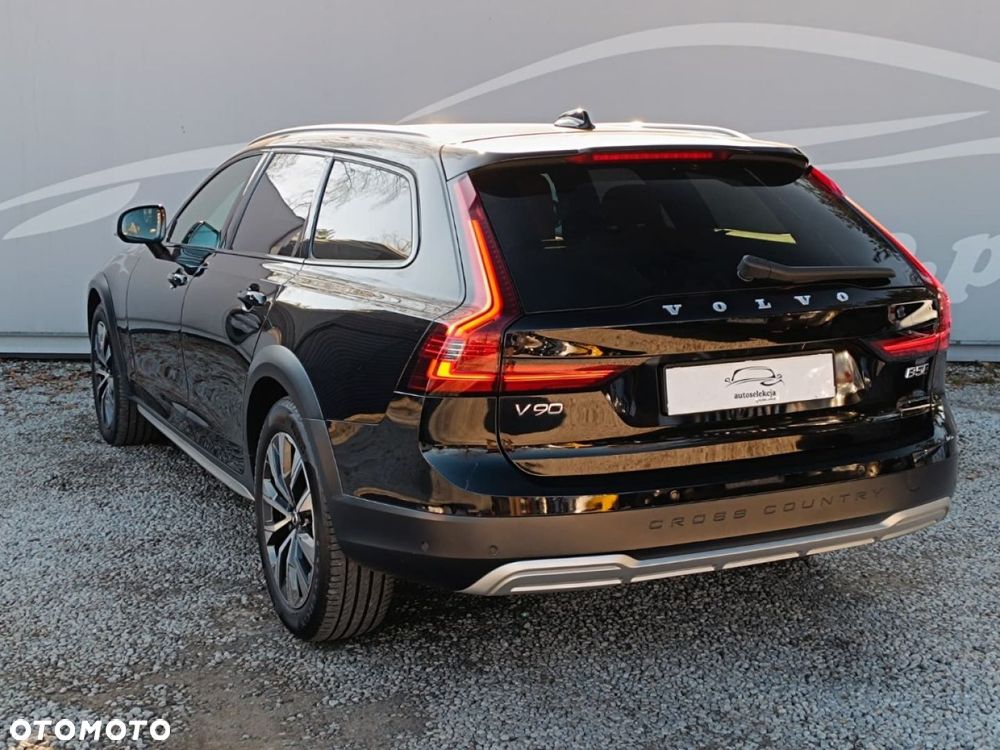 Volvo V90 Cross Country - 16