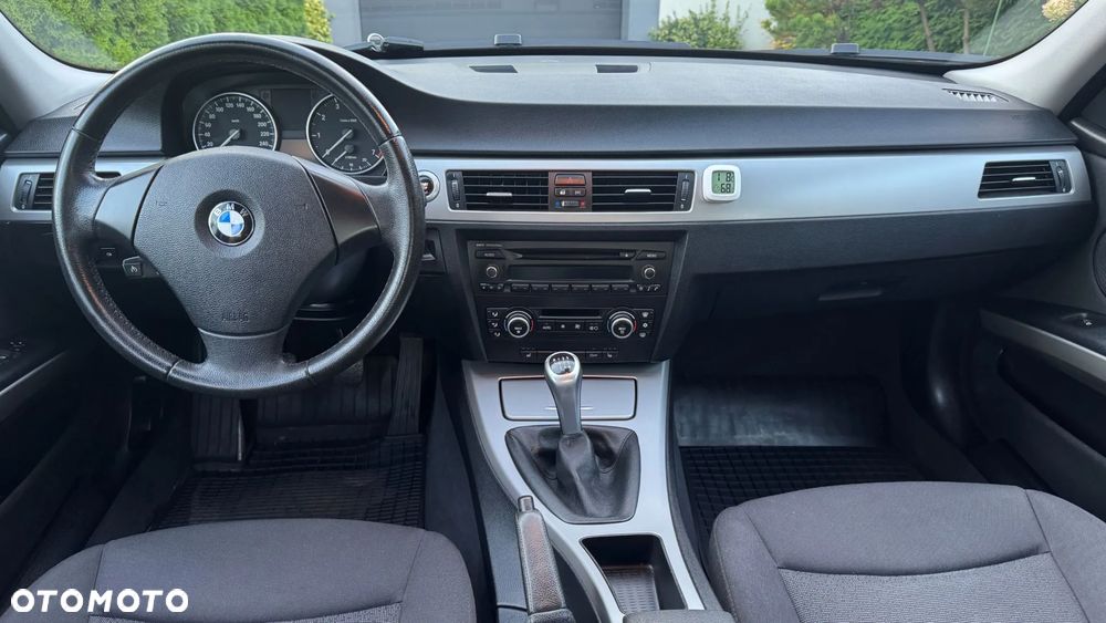 BMW Seria 3 318i Edition Sport - 8