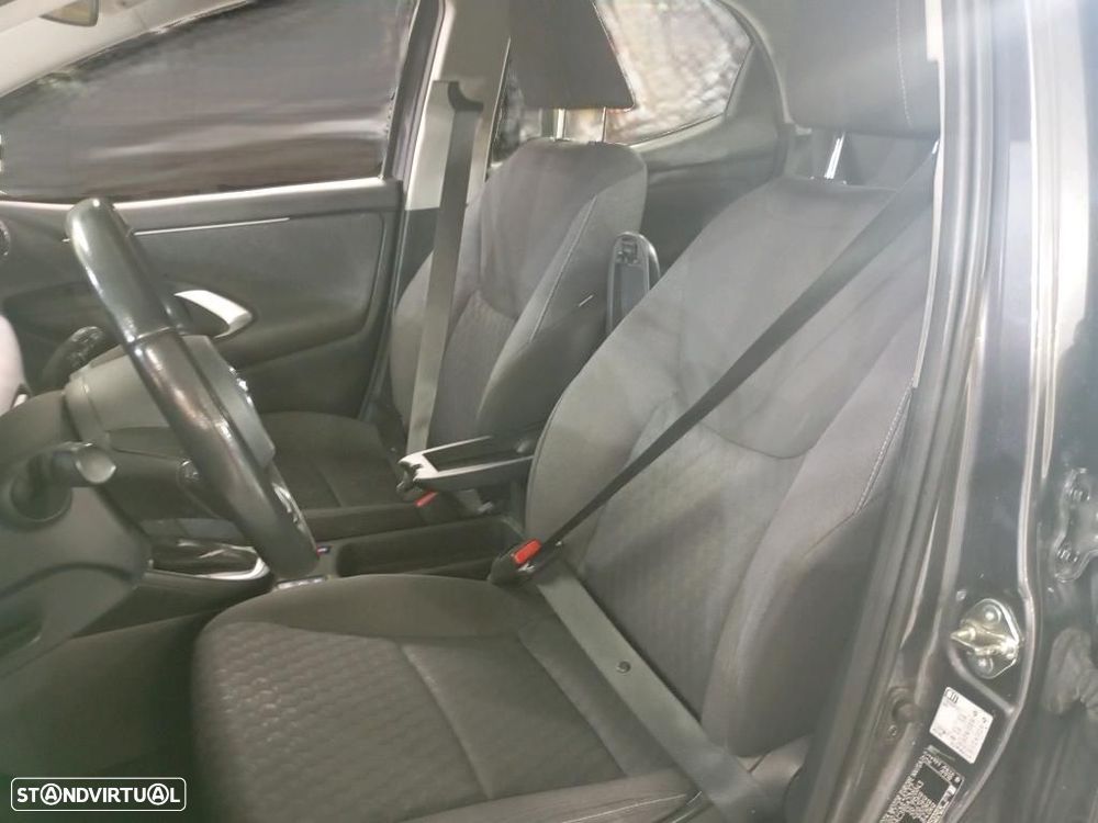 Toyota Yaris 1.5 HDF Comfort - 5