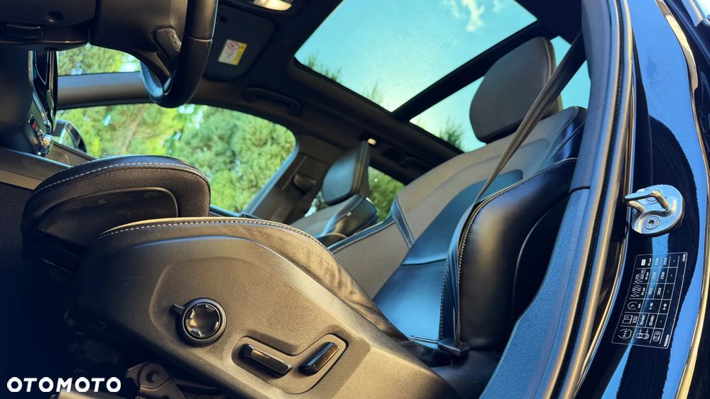 Volvo XC 60 B4 D Ultimate Dark - 17