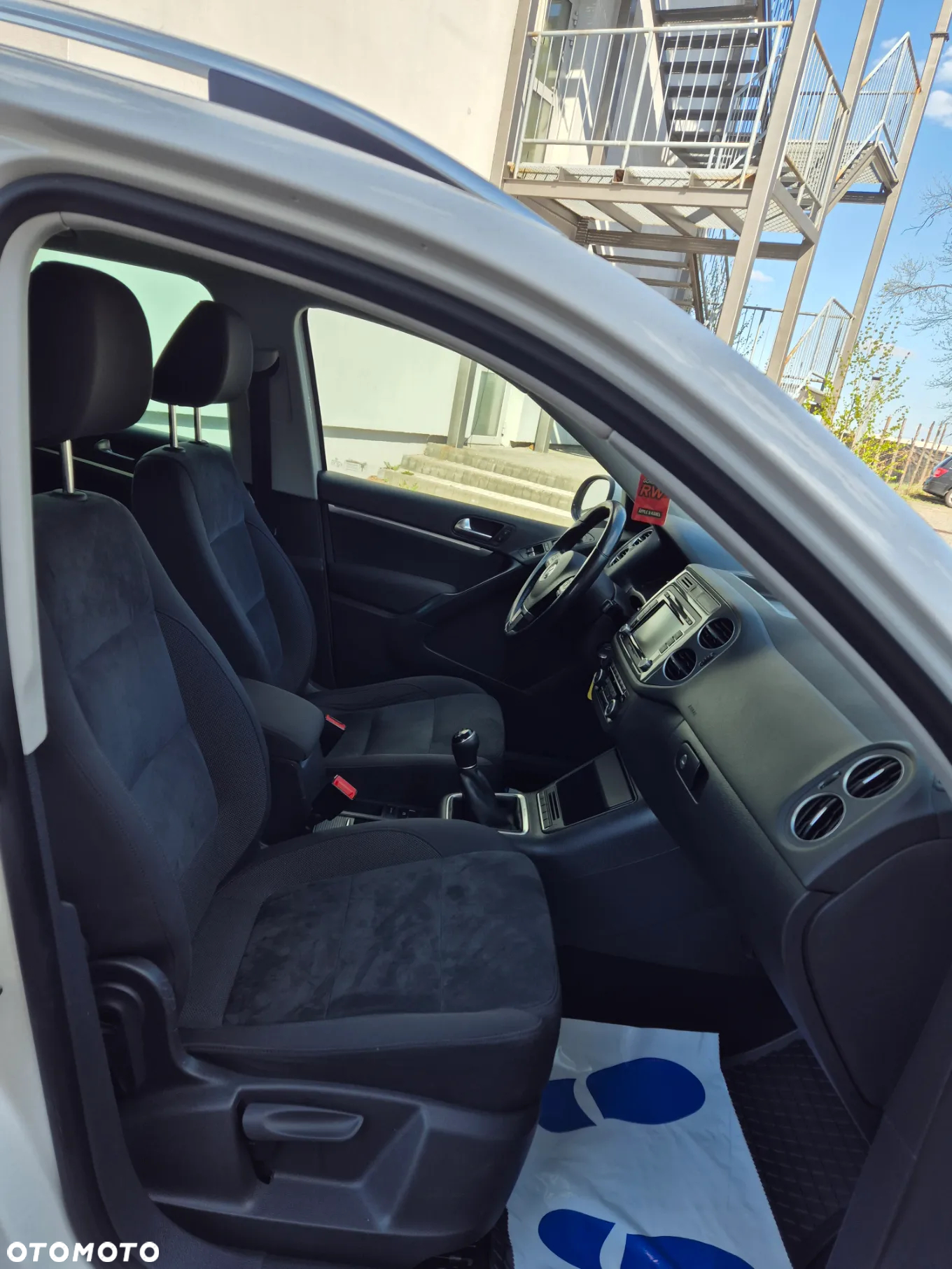 Volkswagen Tiguan 2.0 TDI 4Mot Perfectline R-Style - 10