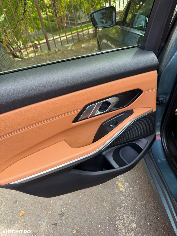 BMW Seria 3 320i xDrive AT - 15