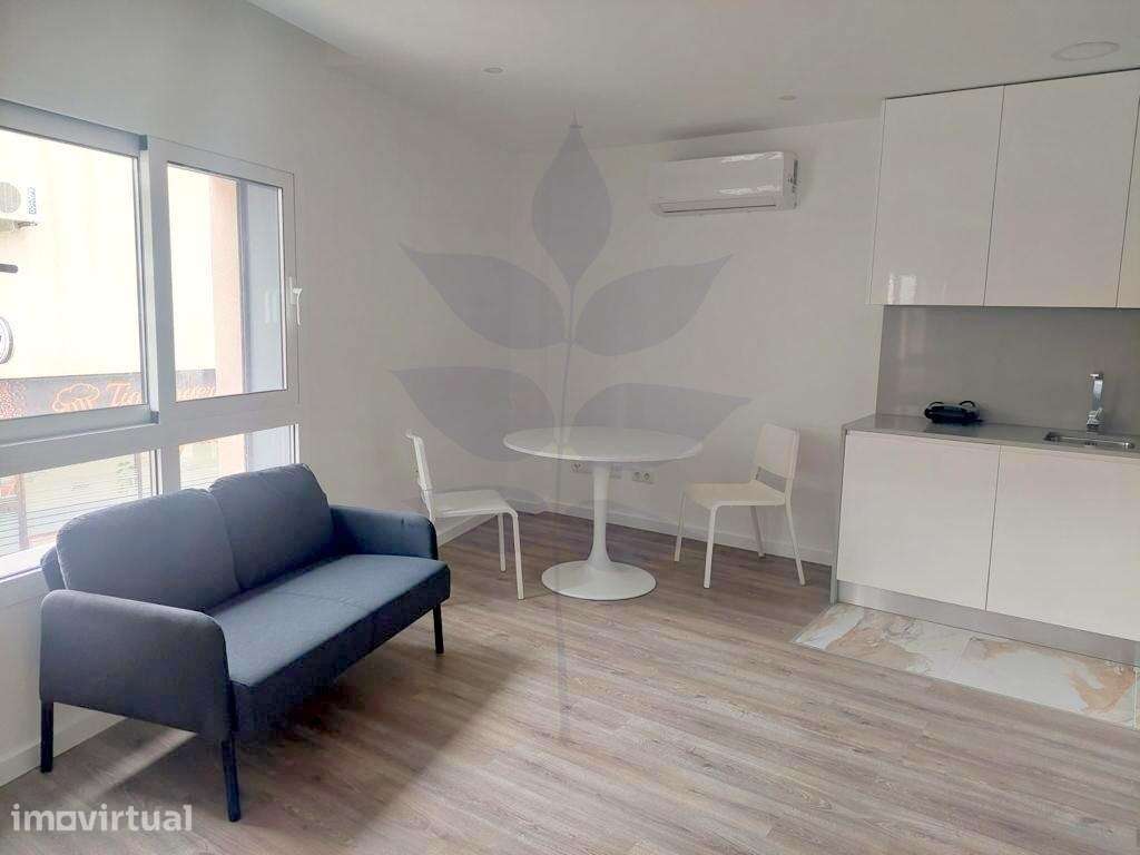 Apartamento T0 Renovado - Junto à Avenida da Liberdade, Braga - Grande imagem: 2/20