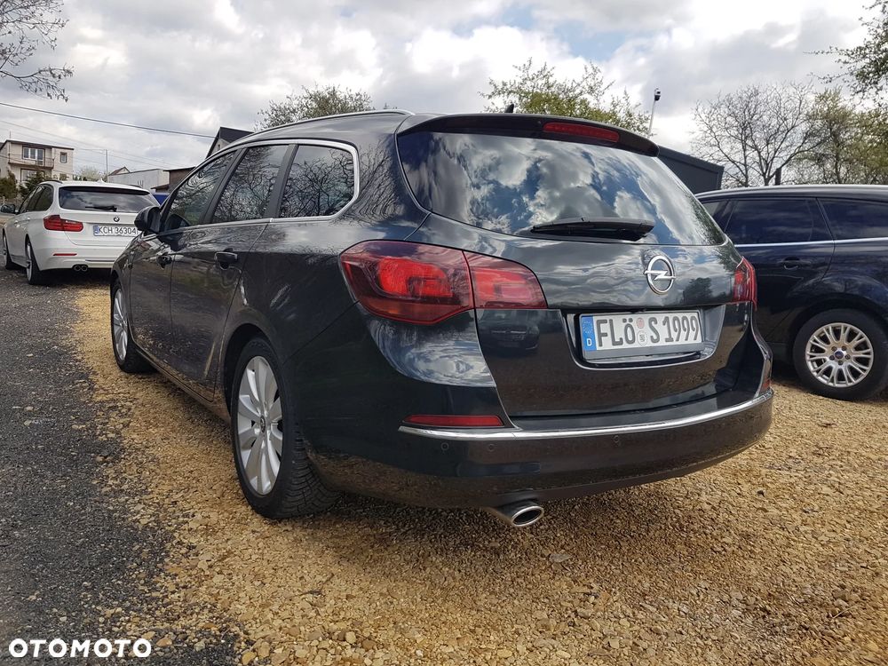 Opel Astra 2.0 CDTI DPF SportsTourer Exklusiv - 4