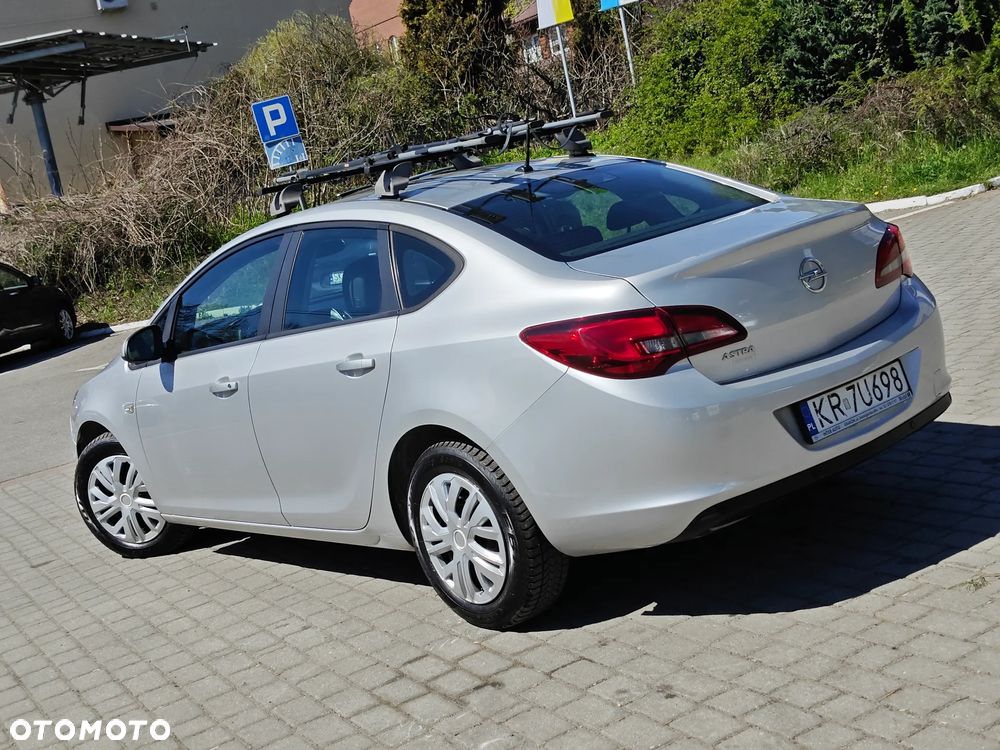 Opel Astra 1.6 Sport - 36