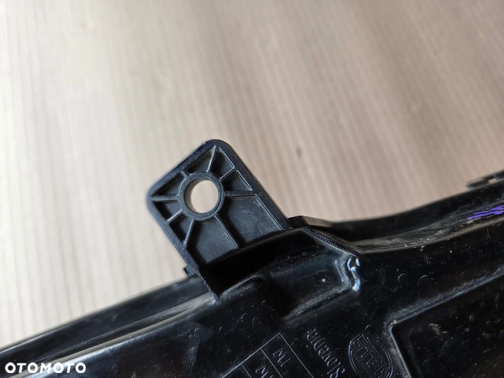 Led DRL halogen prawy przedni peugeot 308 P5 T10 - 11