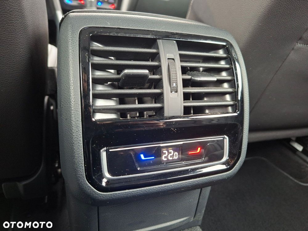 Volkswagen Passat - 19