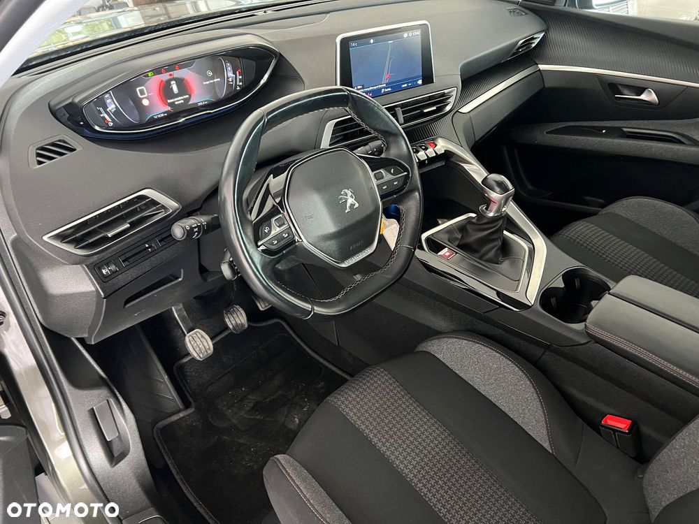 Peugeot 5008 PureTech 130 Stop & Start Allure Business-Paket - 15