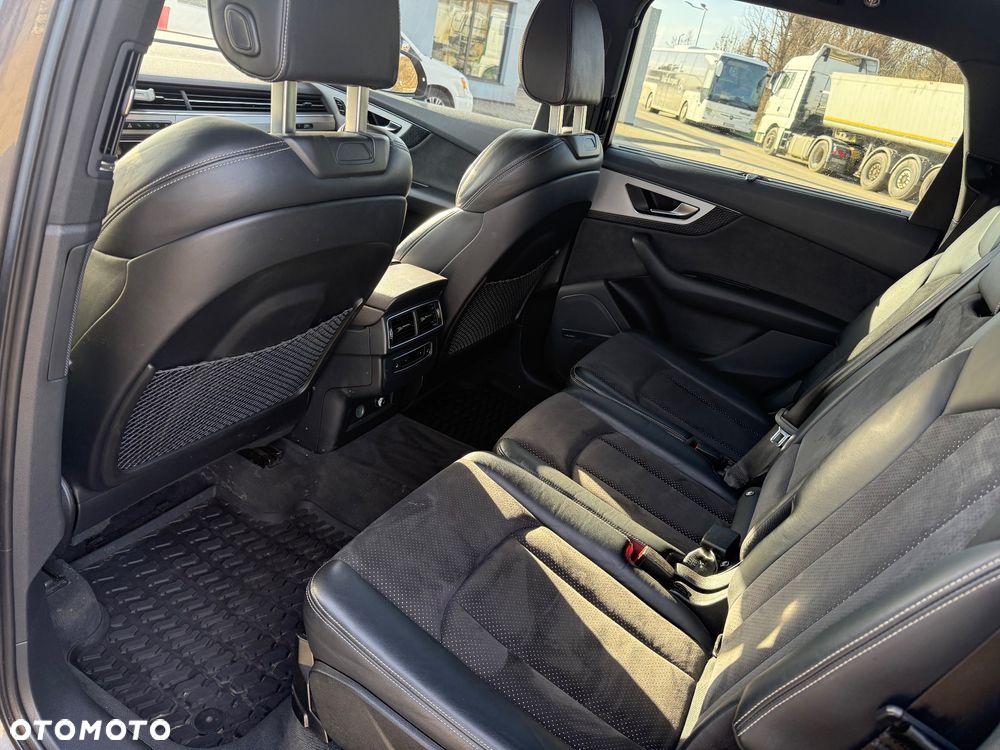 Audi Q7 - 9