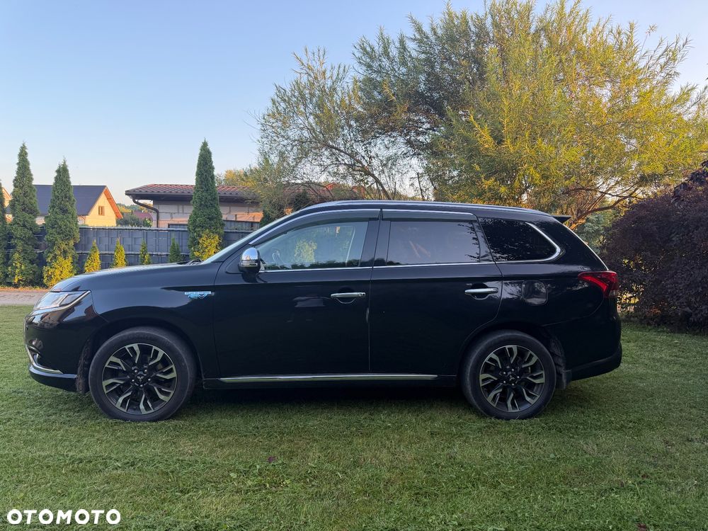Mitsubishi Outlander Intense + - 19