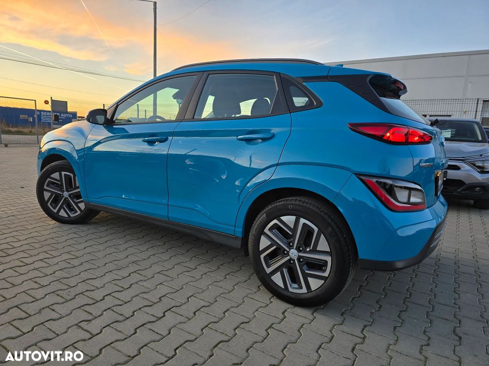 Hyundai KONA - 4