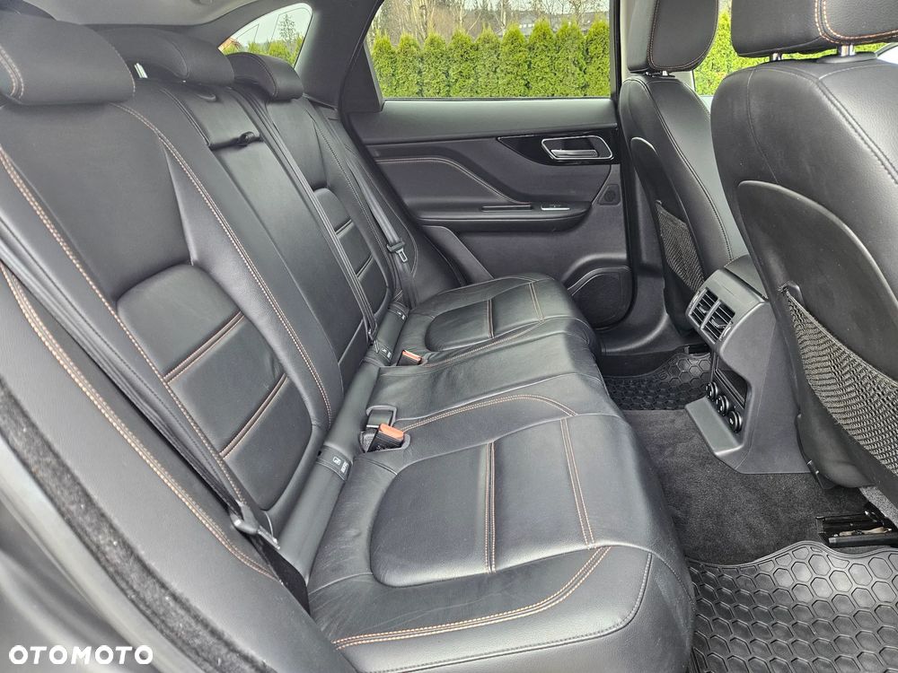 Jaguar F-Pace 20d AWD Prestige - 28