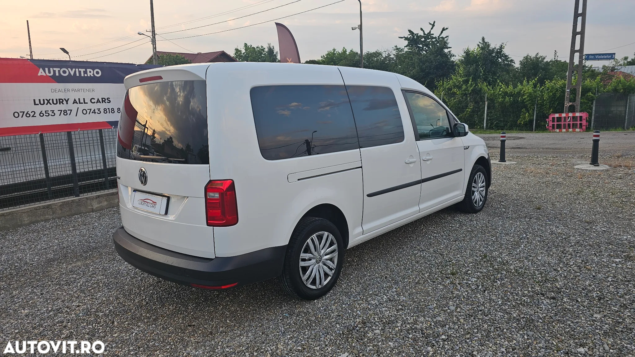 Volkswagen Caddy Maxi 2.0 TDI 75 kW Life - 6