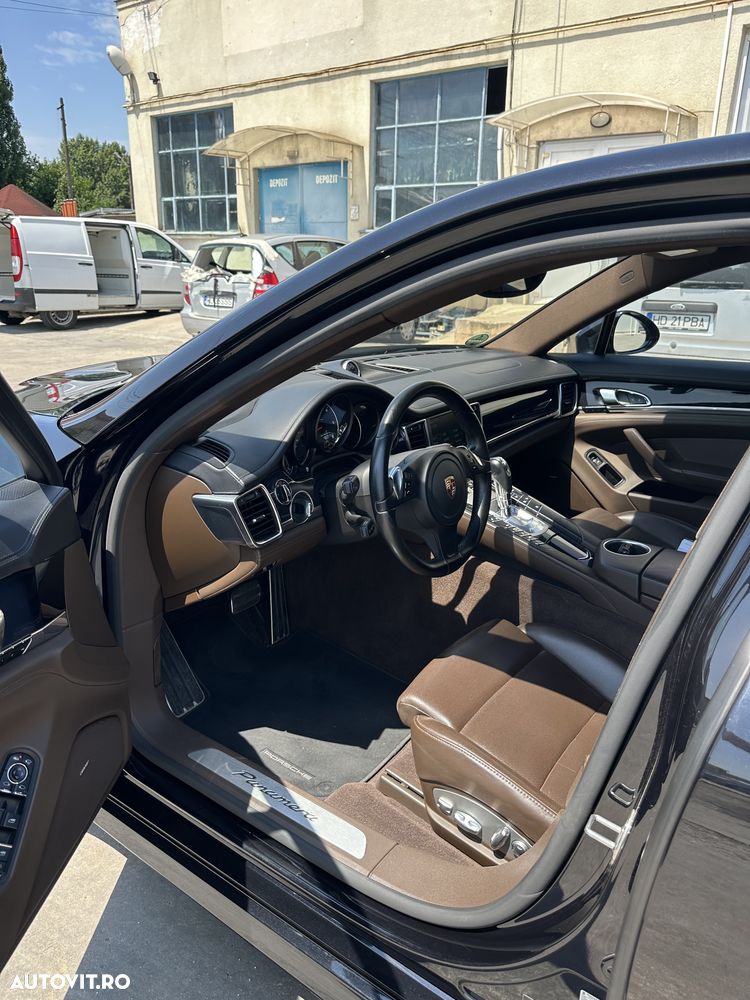 Porsche Panamera - 25