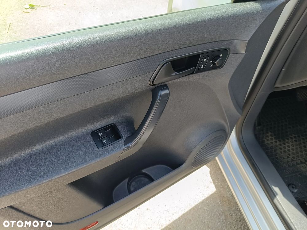 Volkswagen Caddy Maxi Trendline DSG - 25
