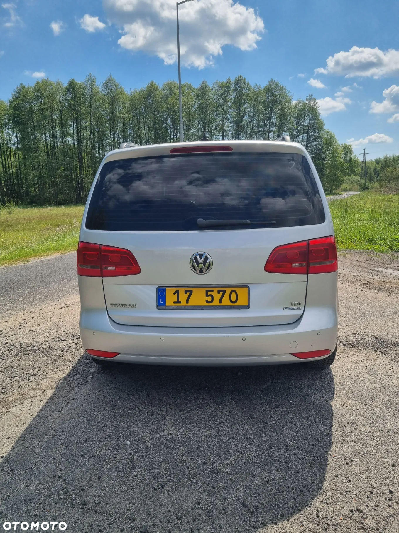 Volkswagen Touran 1.6 TDI DPF BlueMot Comfortline - 4