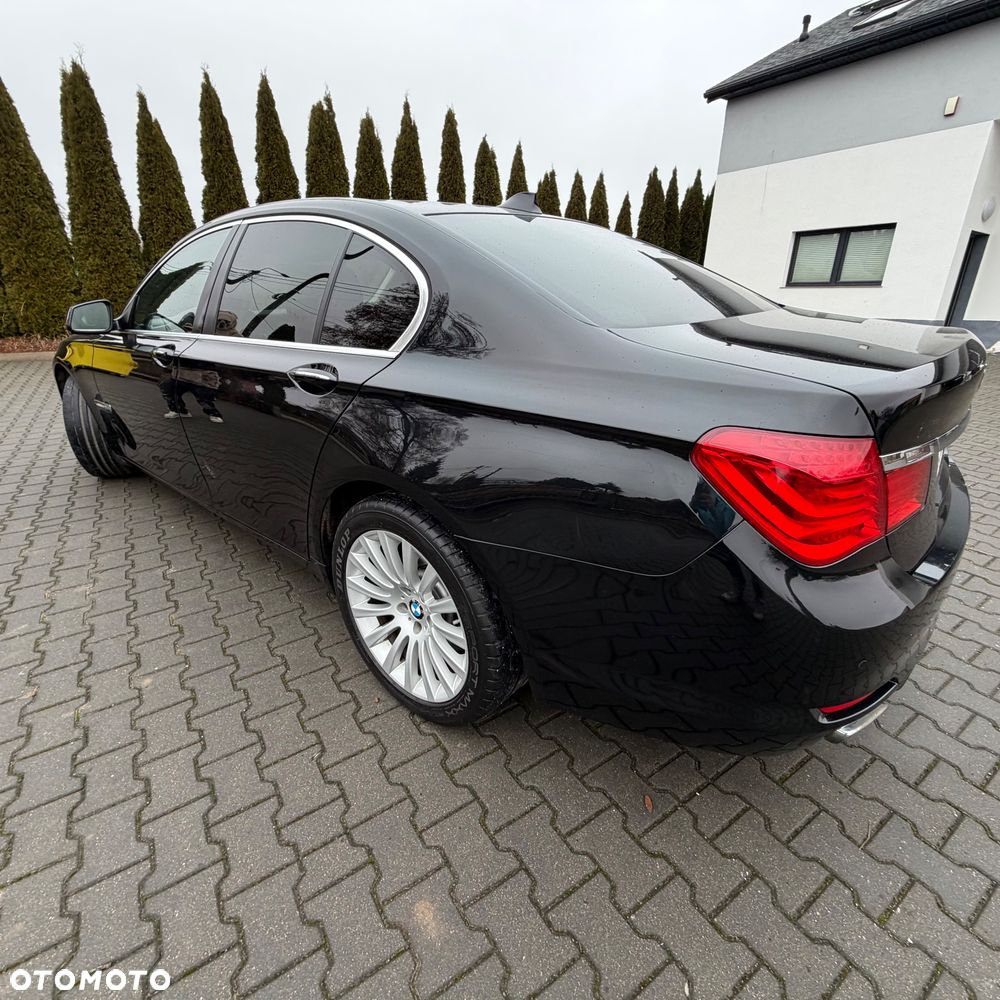 BMW Seria 7 740d xDrive - 22