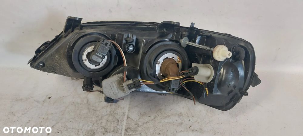 .  PRZOD PRZEDNIA LAMPA PRAWA OPEL ASTRA 2 G - 4