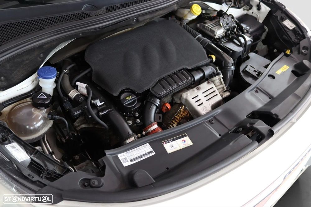 Peugeot 2008 1.2 PureTech Allure - 18