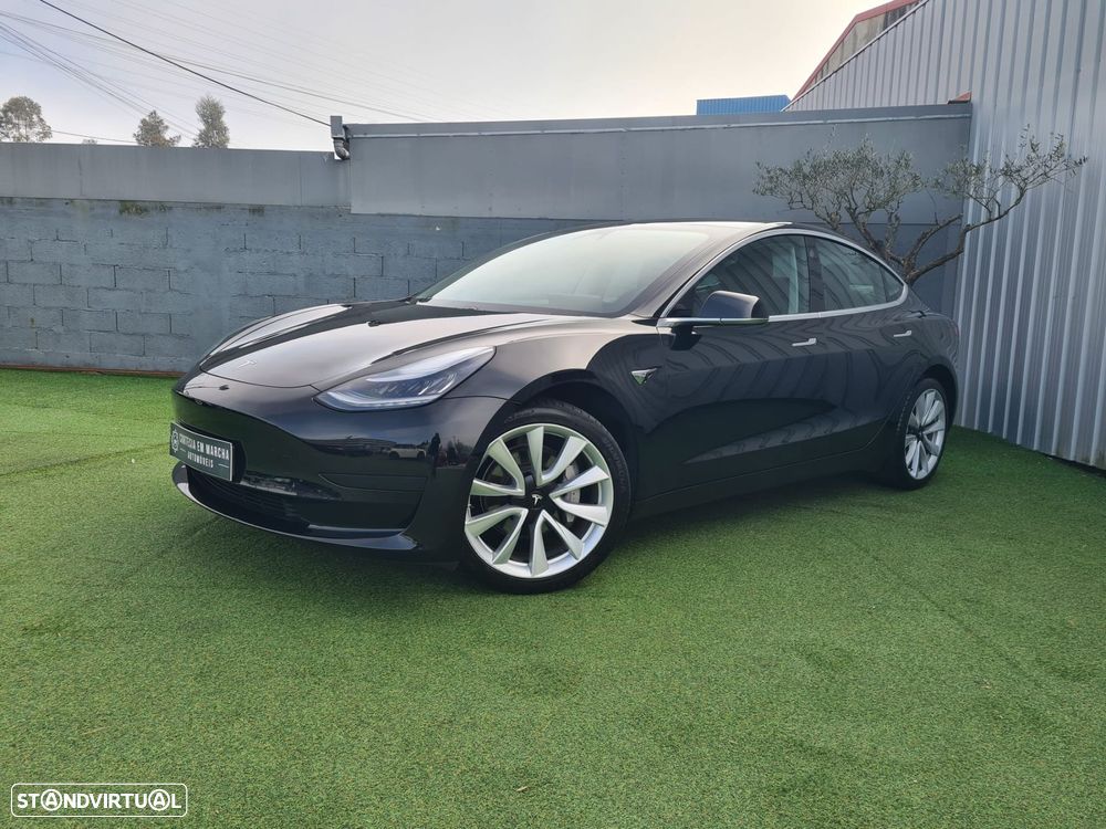 Tesla Model 3 - 1