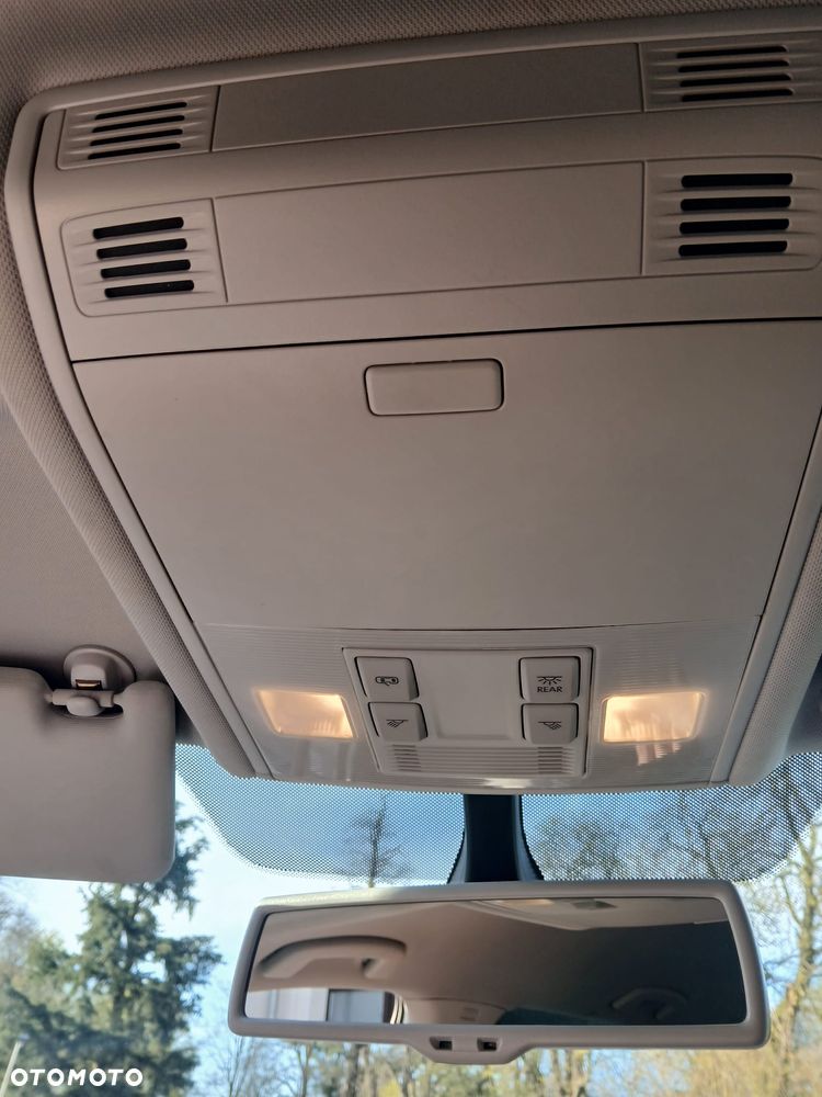 Volkswagen Golf 1.6 TDI BlueMotion Technology Lounge - 40