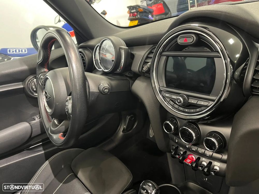 MINI Cabrio Cooper Premium Extra JCW Auto - 11