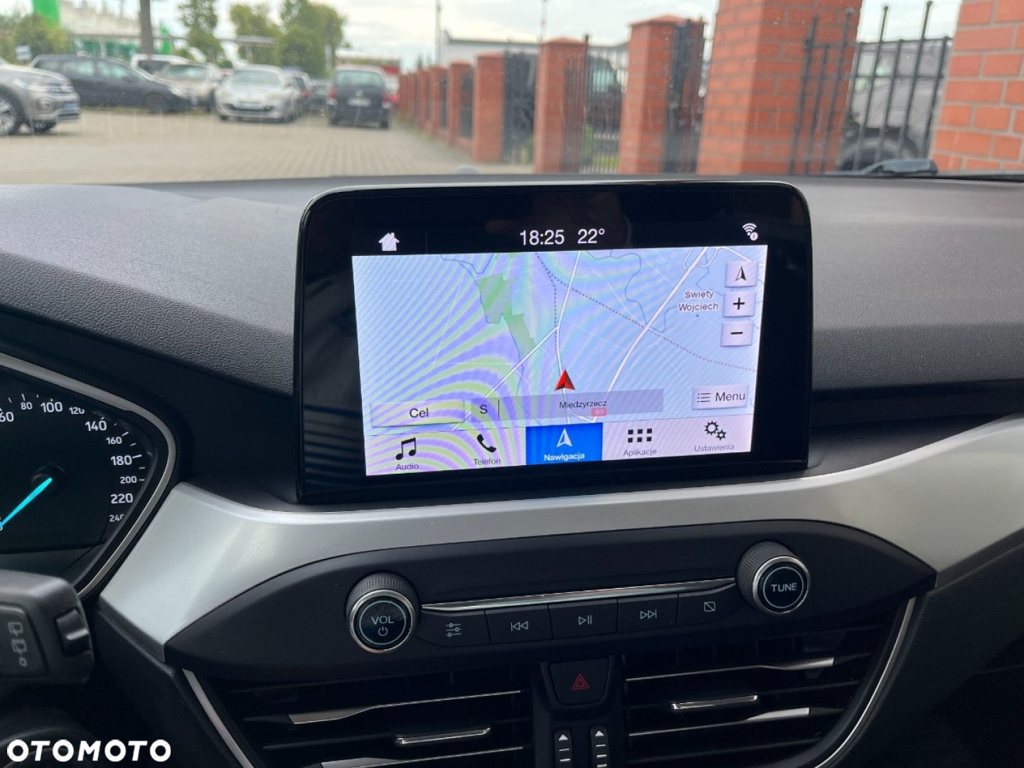Ford Focus Turnier 1.5 EcoBlue Start-Stopp-System TITANIUM - 12