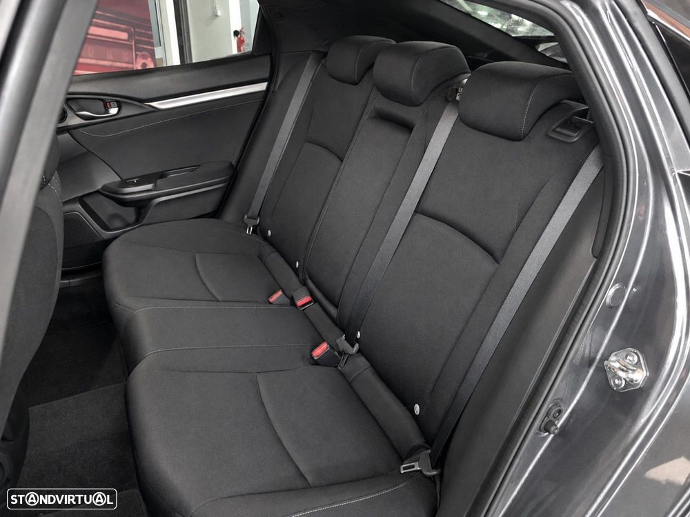 Honda Civic 1.0 i-VTEC Executive CVT - 8