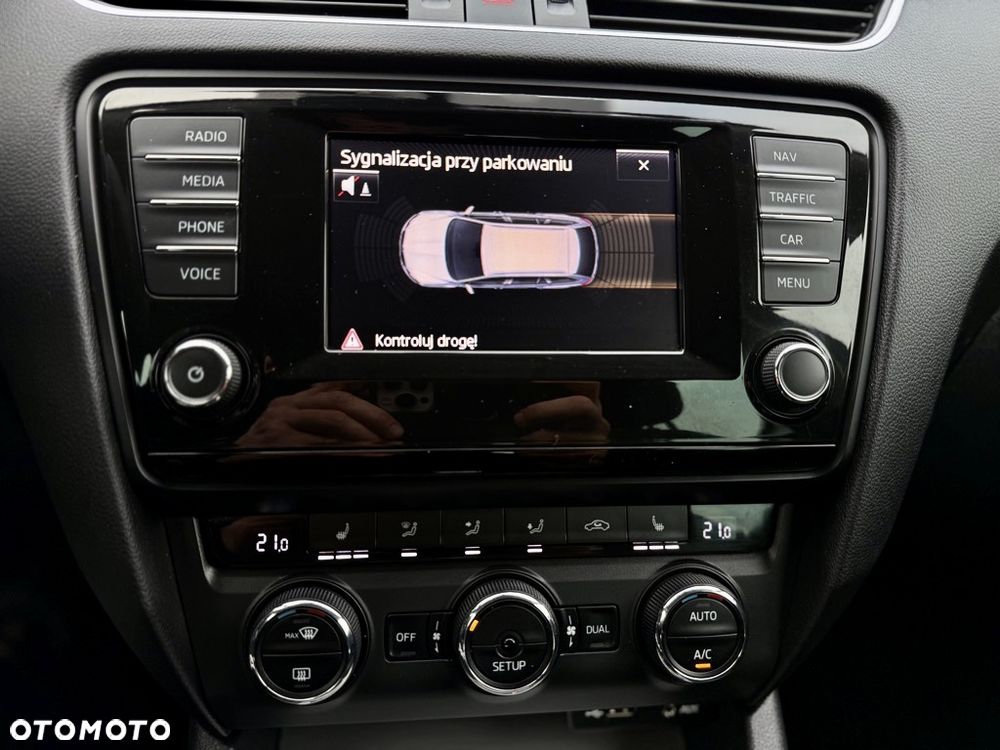 Skoda Octavia 2.0 TDI DSG Style - 25