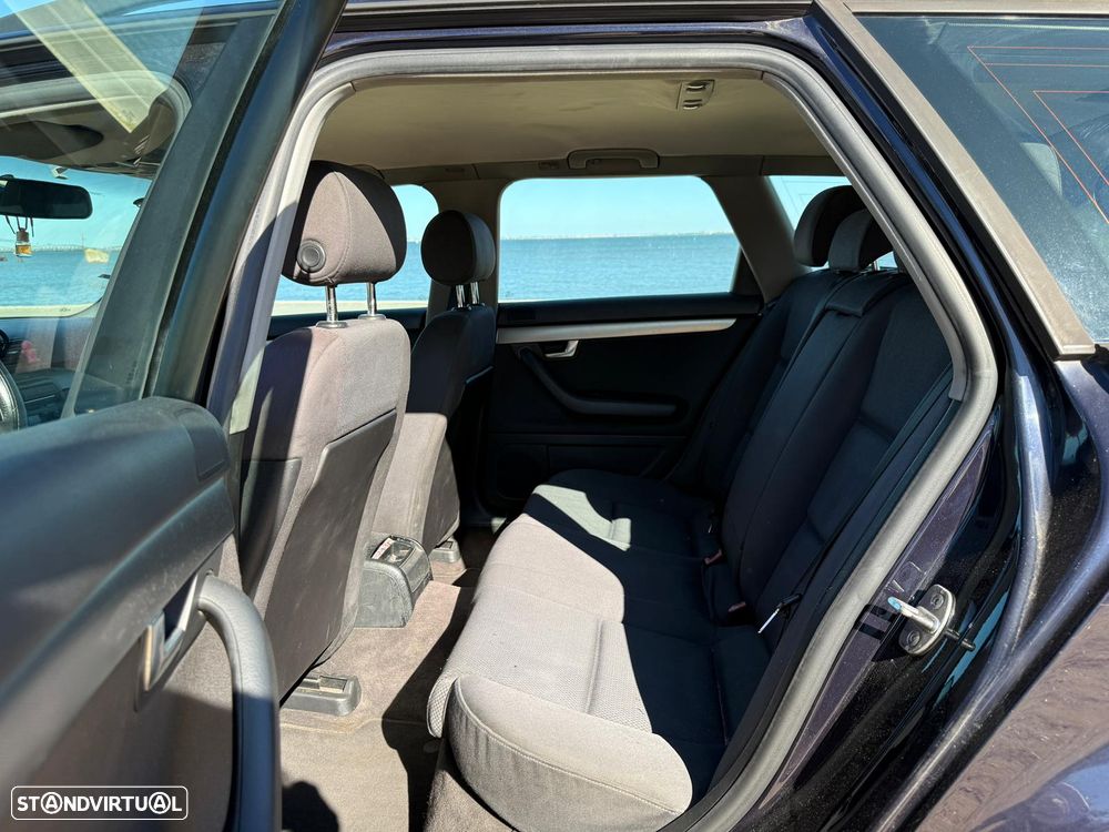 Audi A4 Avant 1.9 TDI m6 - 35