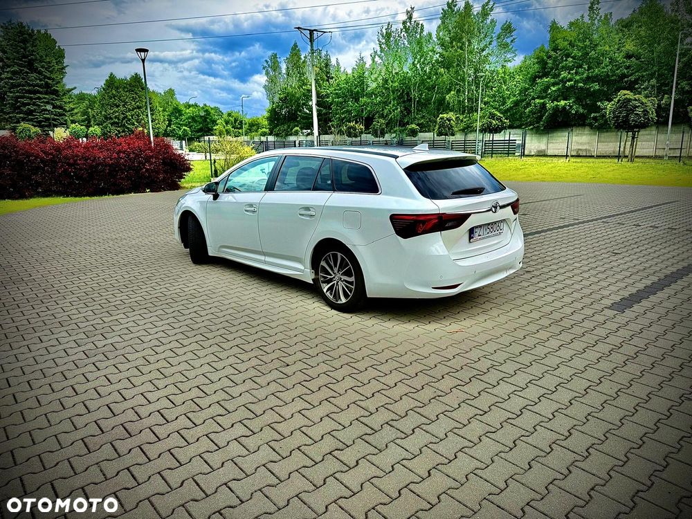 Toyota Avensis 2.0 D-4D Premium - 13