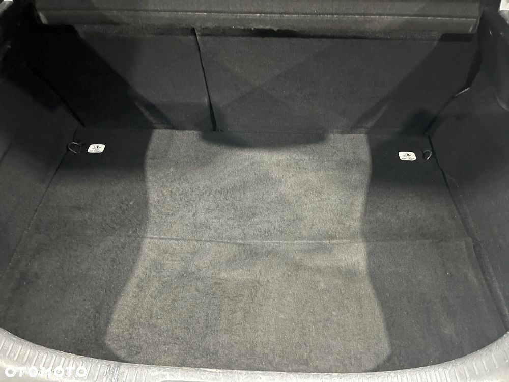 Renault Megane 220 GT - 9