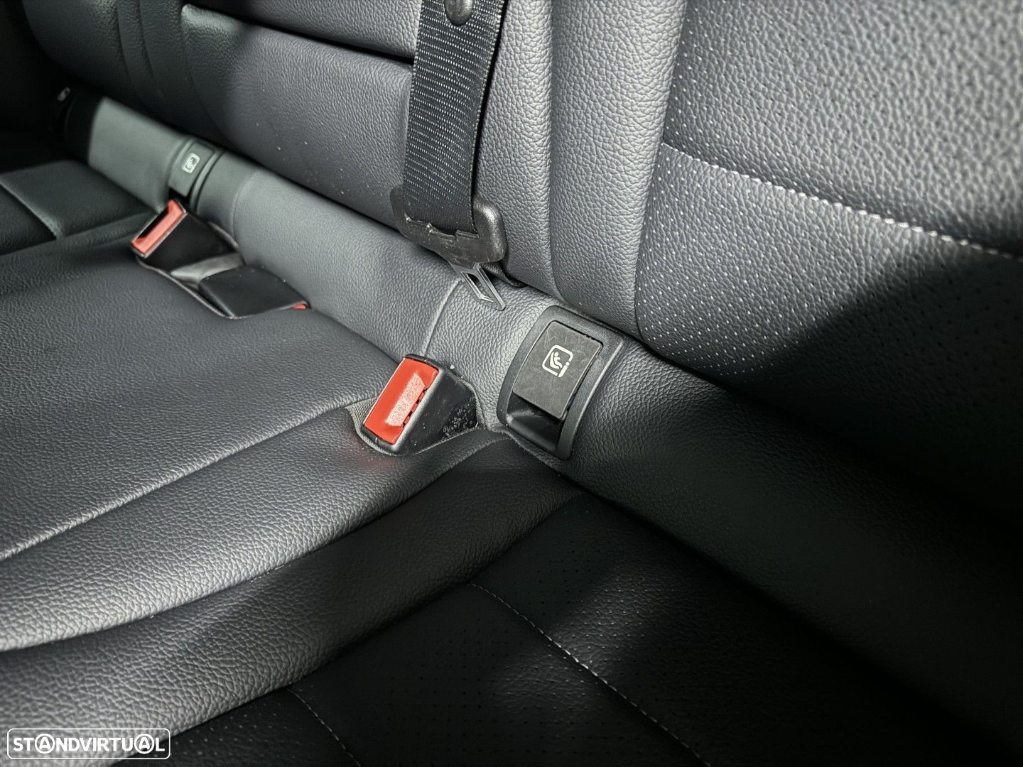 Mercedes-Benz C 300 h AMG Line - 40