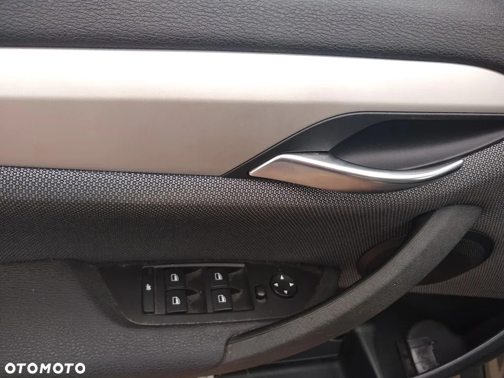 BMW X1 sDrive18i - 8