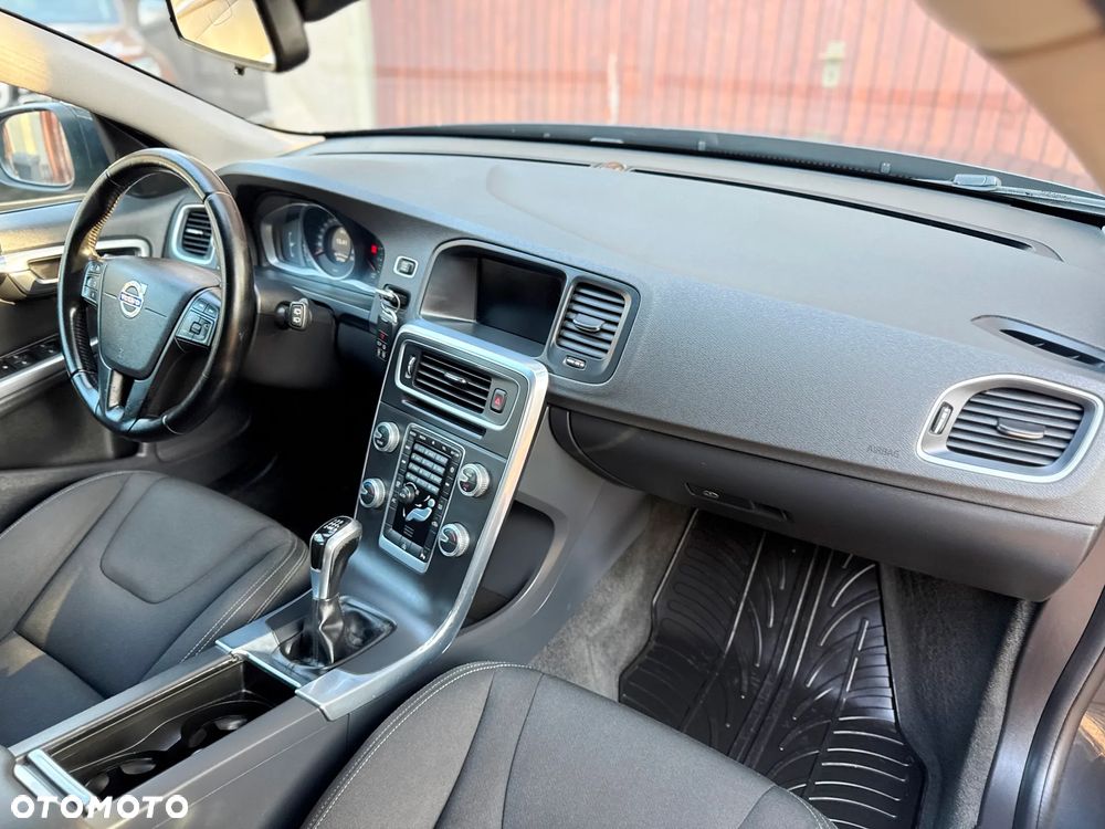 Volvo V60 D4 Drive-E Momentum - 4