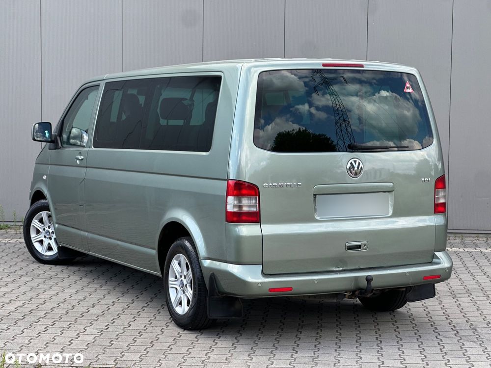 Volkswagen Caravelle - 10
